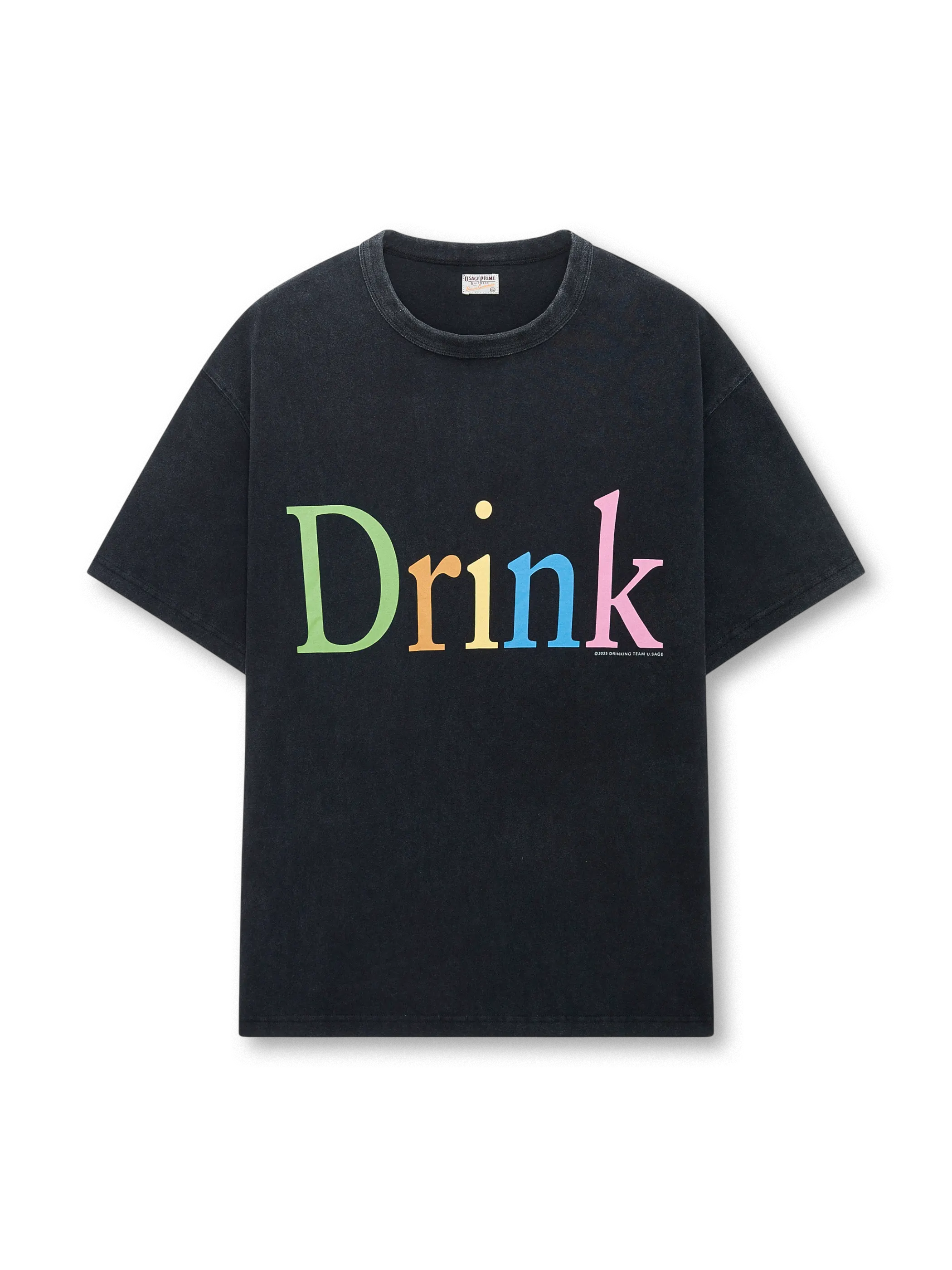 6色のレインボーフラッグカラーグラデーションで「Drink」と「Think」をプリントしたヴィンテージ加工の長綿クルーネックTシャツ。