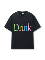 6色のレインボーフラッグカラーグラデーションで「Drink」と「Think」をプリントしたヴィンテージ加工の長綿クルーネックTシャツ。