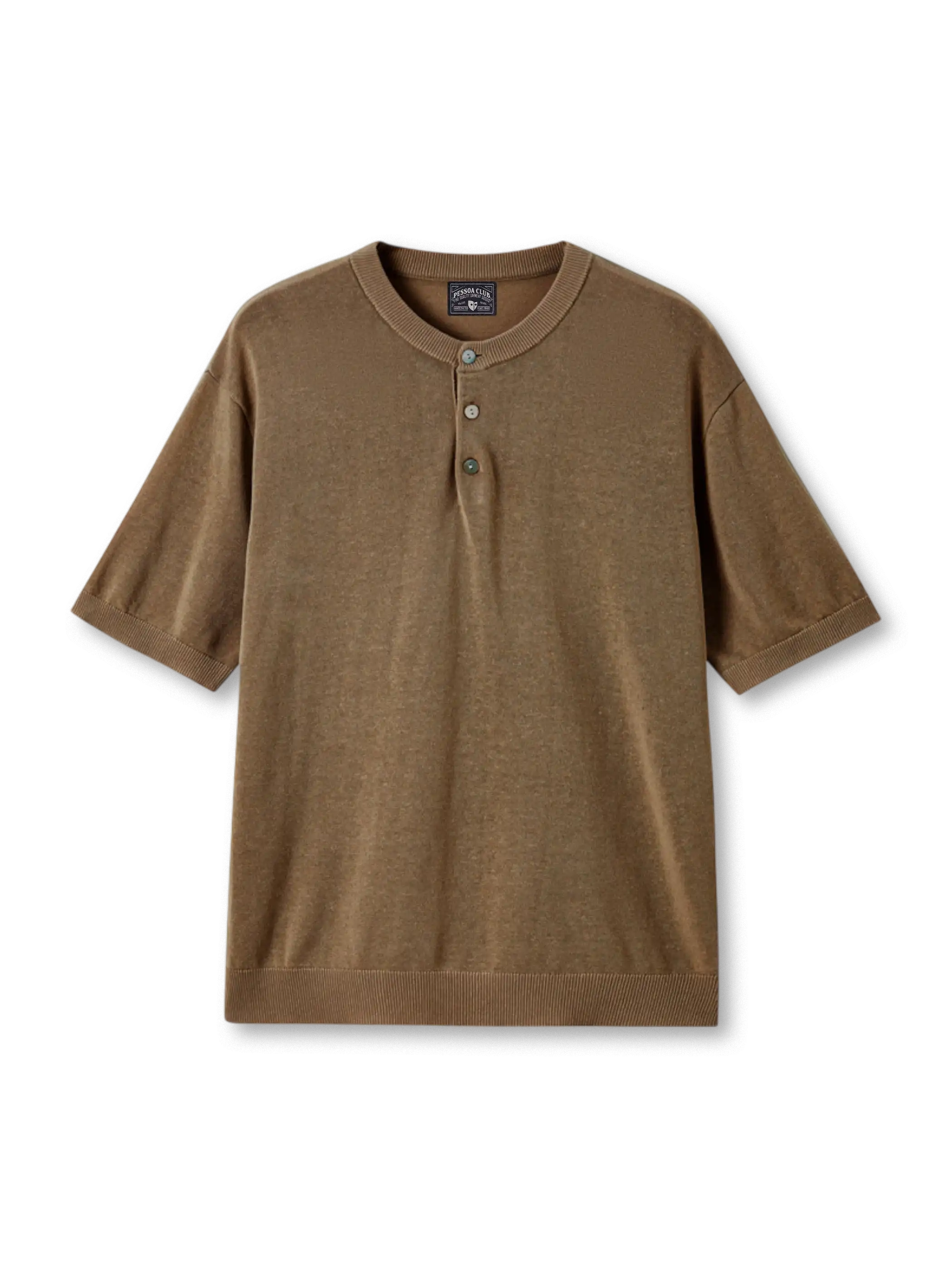 レーヨン×リネンの混紡糸とヘンリーネックが映えるニットシャツ