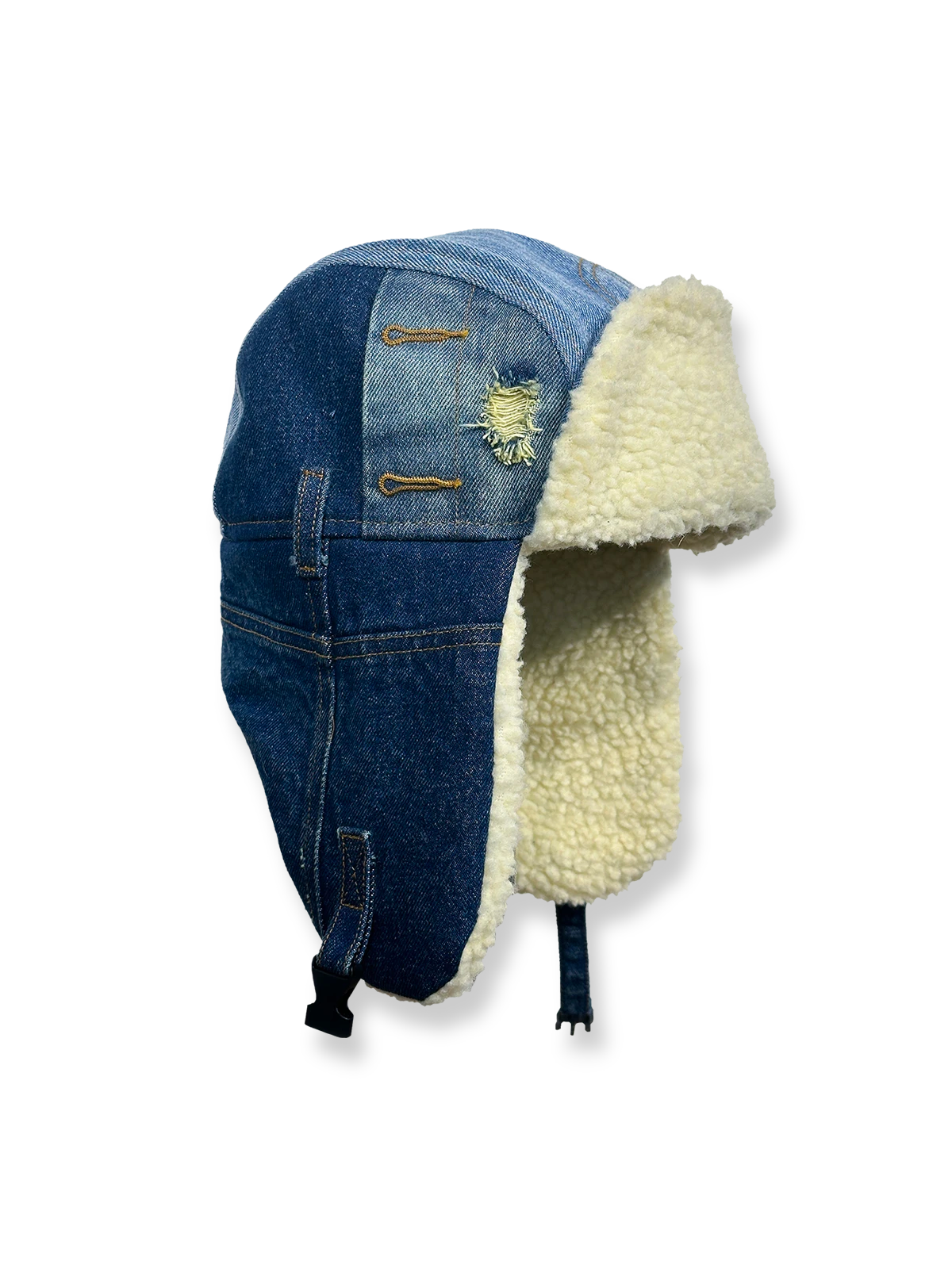 デニムパッチワークとシープスキン風ボア裏地が特徴の保温性に優れたフライトキャップ。調節ストラップ付き。