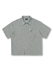 ワッフル編みとミニマル配色が映えるレトロワッフルポロシャツ