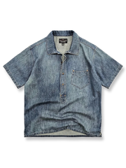鉱夫の作業服を思わせるプルオーバーデザインと胸ポケットが特徴のウォッシュ加工デニム半袖シャツ