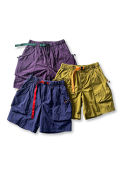 撥水速乾のナイロンタフタ素材を使用した多ポケットショーツ、レトロなワークスタイルが特徴