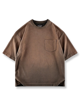 手染めグラデーションとウォッシュ加工が特徴のレトロラウンドネックコットンTシャツ
