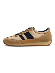 80年代OGモデルを再現したナイロン×スエード×ホースレザーのレトロランニングシューズ。