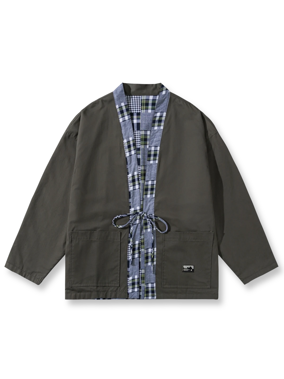 クラシックなチェック柄と無地のリバーシブル仕様、ドローコード付きで快適な着心地のコットンはんてんジャケット