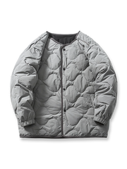 リバーシブル仕様で高品質ダウン使用、軽量かつ暖かいキルティングインナーダウンジャケット