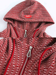 フード付きレッドスウェット