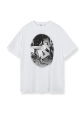 カート・コバーンのロックプリントが映えるクラシックTシャツ