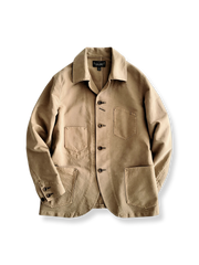 サファリ風デザインの多ポケットコットンジャケット。