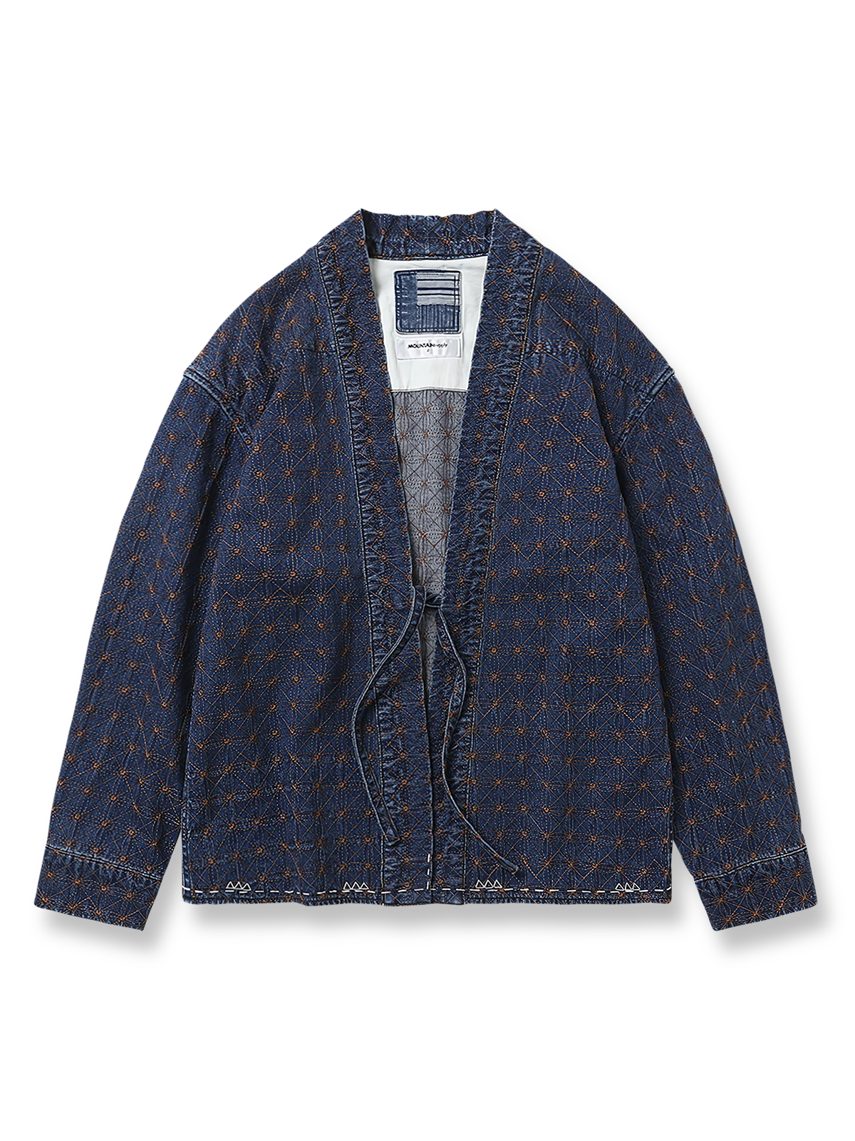 刺し子はんてん風デニムジャケットの全体正面画像、刺し子刺繍と天然貝ボタンのディテール。