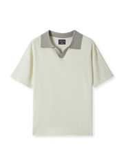 レーヨンシーガルカラーニットポロの全身ビュー、シーガルカラー襟となめらかなニットテクスチャーを強調。