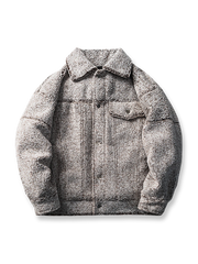 シープスキン素材を使用したゆったりシルエットの中綿ジャケット