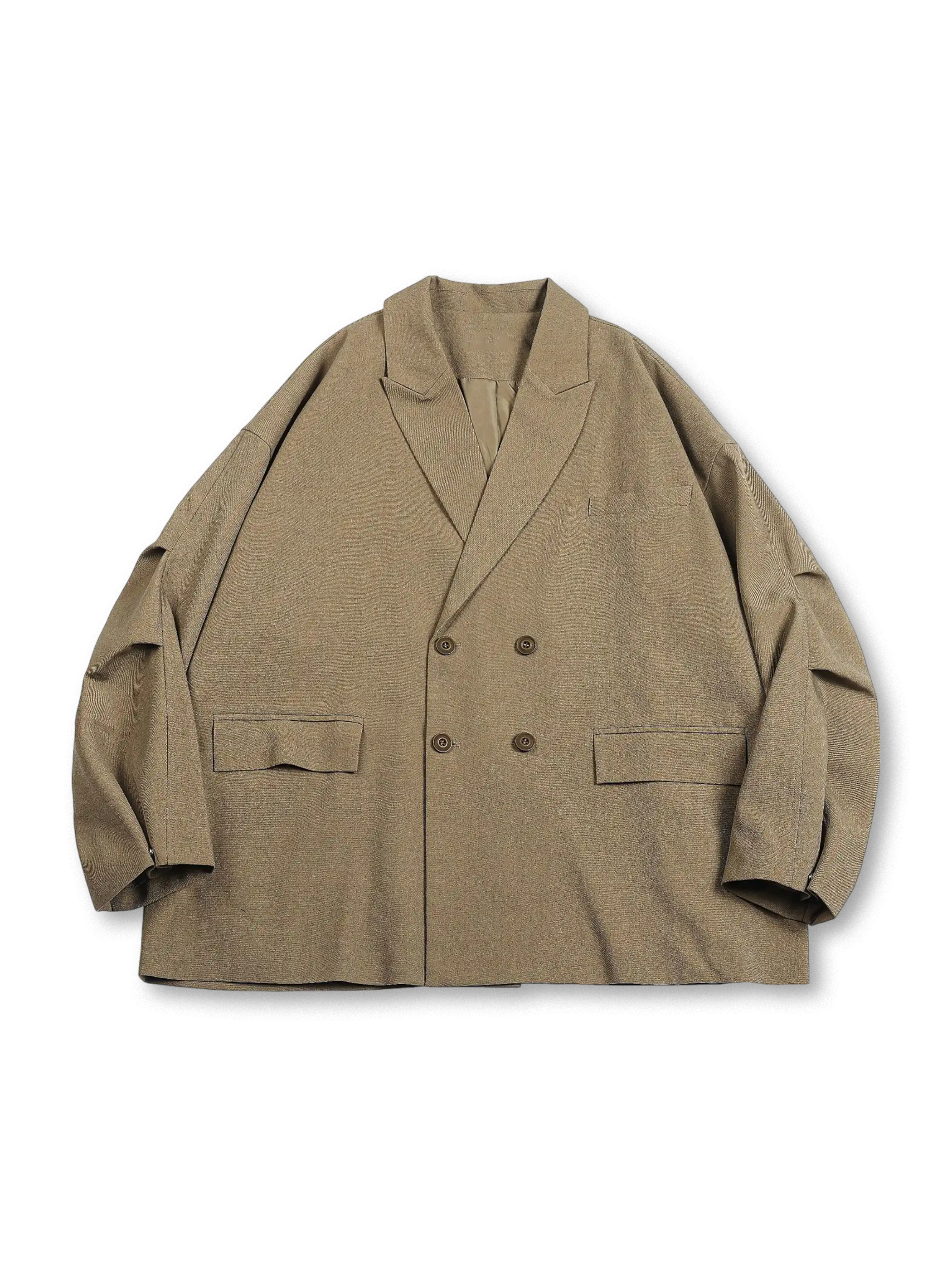 撥水・防シワ素材とショート丈が特徴のダブルブレストジャケット