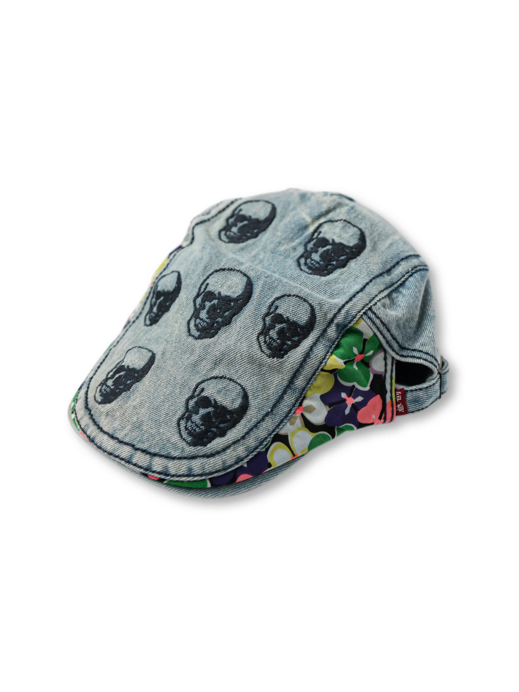 骷髏刺繍入り、水洗い・エイジング加工のヴィンテージ感あるデニムキャスケット。