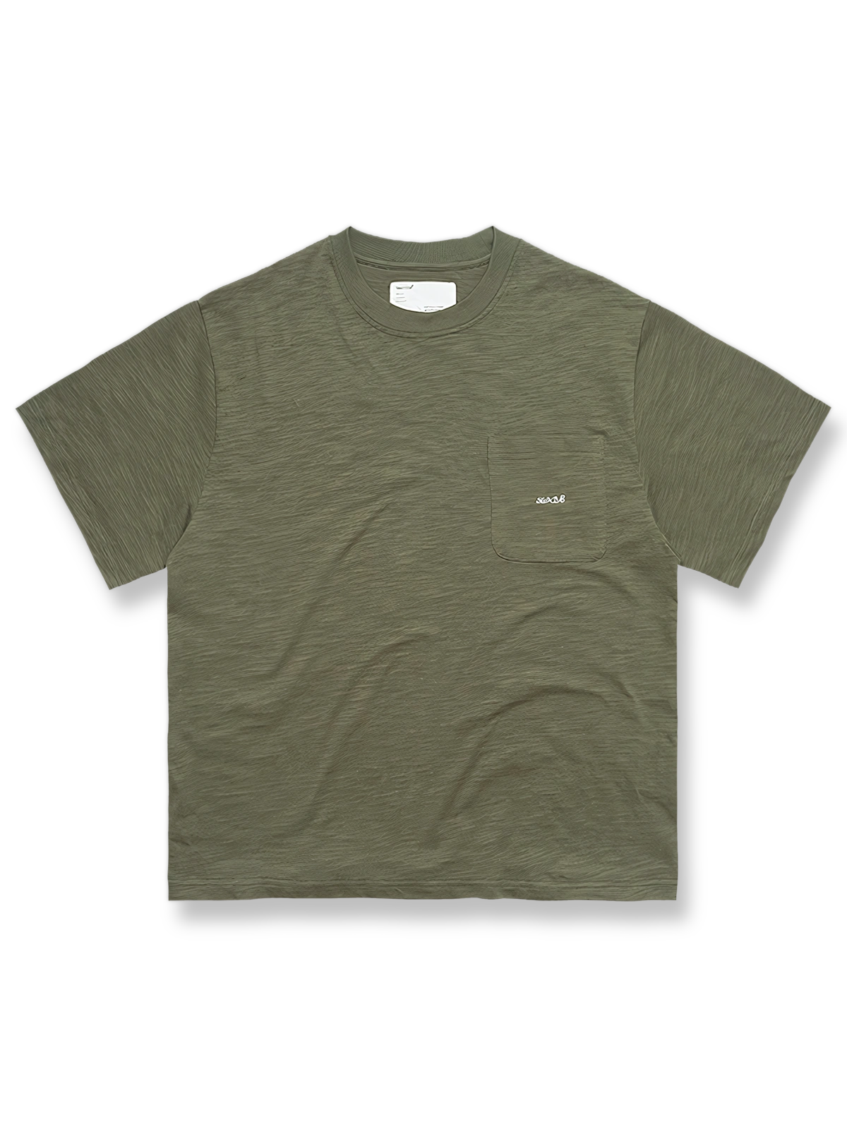ウォッシュ加工と刺繍ポケットが特徴のスラブコットン半袖Tシャツ。