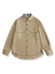 大容量ワークポケットが特徴のソリッドカラーワークポケットシャツ。