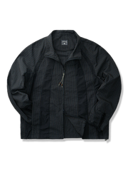 放射状切り替えと裾ドローコードを備えたスポーツカジュアルジャケット。