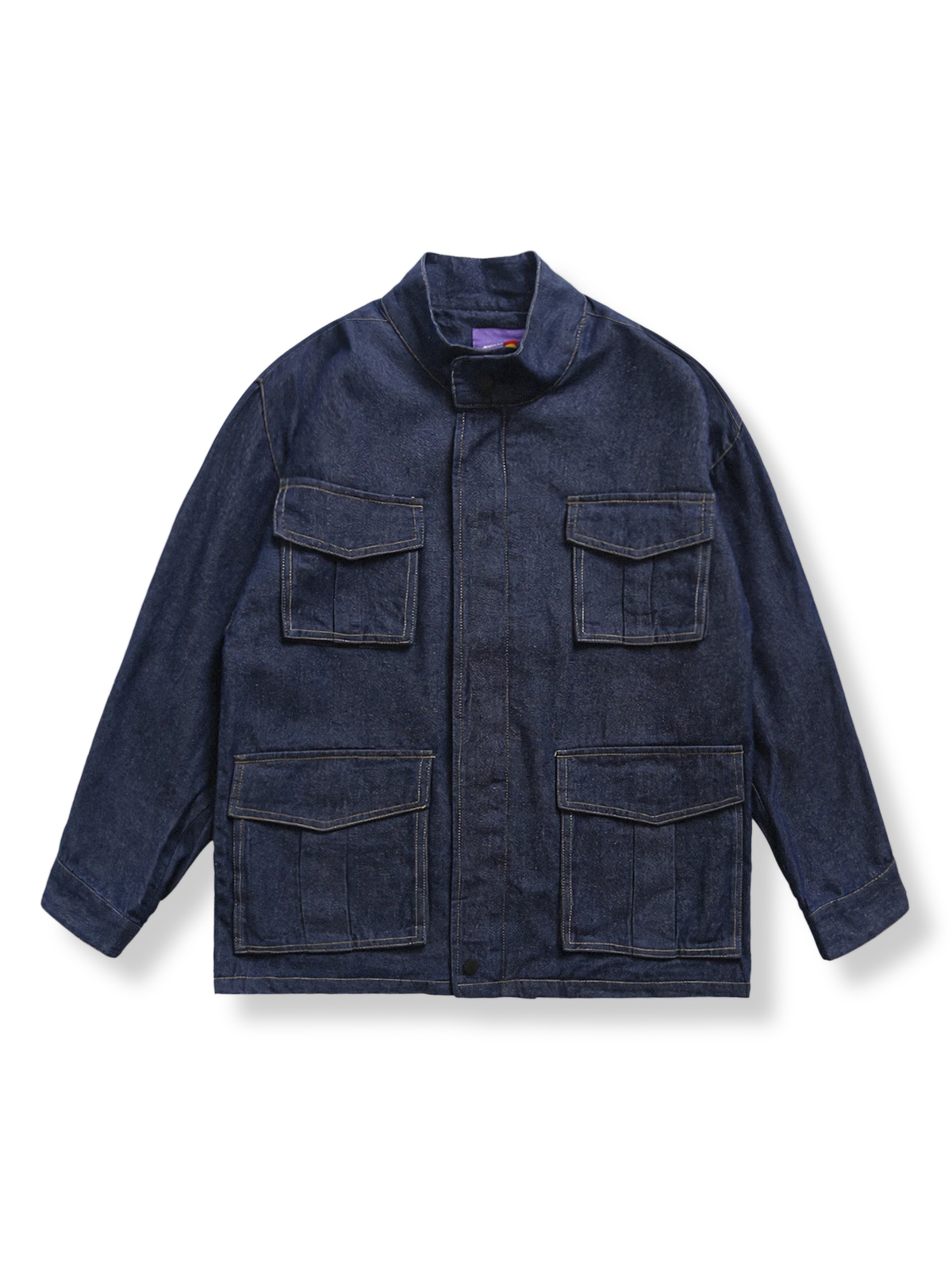 裏地付きスタンドカラーが特徴のコットンデニムジャケット
