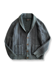 バツ染め加工でストーングレーの風合いを表現したショールカラーニットカーディガン。