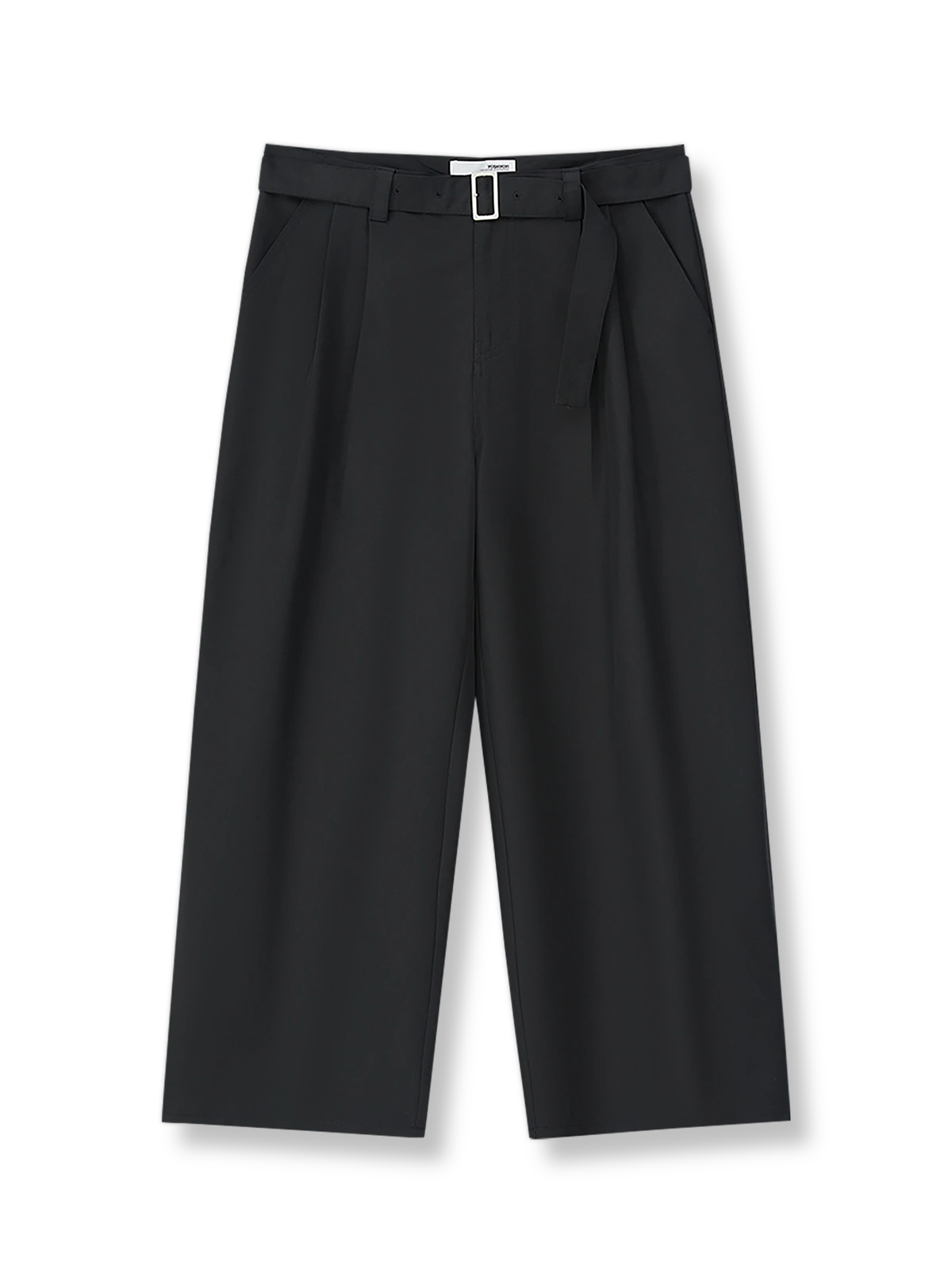 ベルト付きのワイドストレートシルエットが特徴のブラックテクスチャードパンツの全体像。