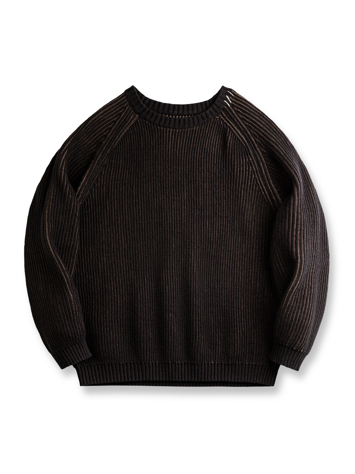 ストライプ編みが特徴のラグランスリーブセーター