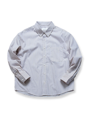 さわやかなストライプ柄の長袖シャツ