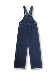 1920年代風のストライプデニムオーバーオールを着用したイメージソース