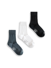 抗菌加工と通気性に優れたブラック・ホワイト・グレー3足セットのニットソックス