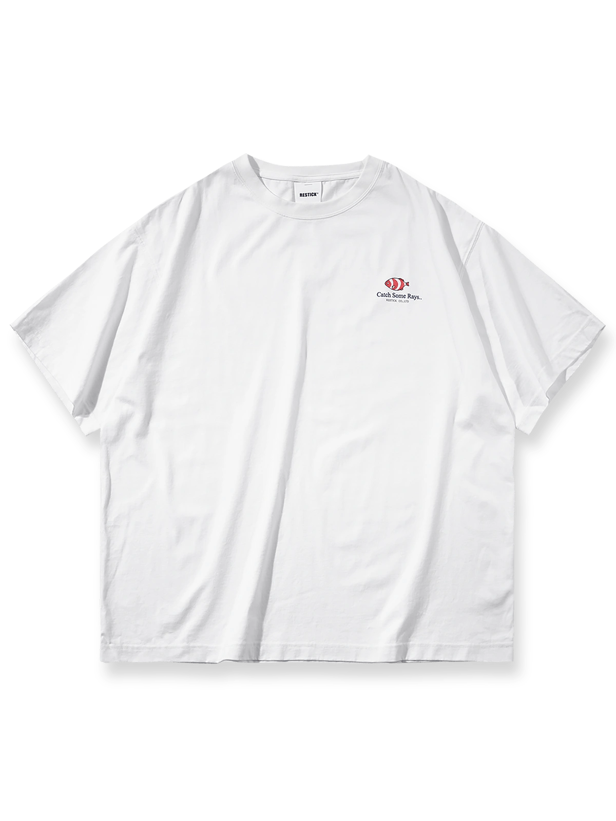 トロピカルフィッシュのプリントが施されたサーフィン柄Tシャツ