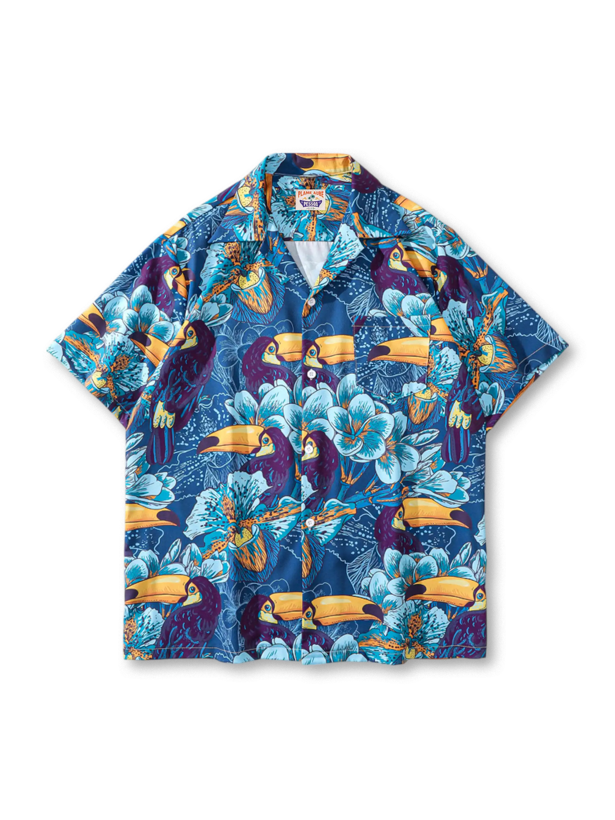 トゥーカンとトロピカルフラワーの全体プリントが映えるオープンカラーシャツの全身ビュー。