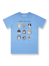 製品画像: ネコと犬の種類プリントTシャツの全体像