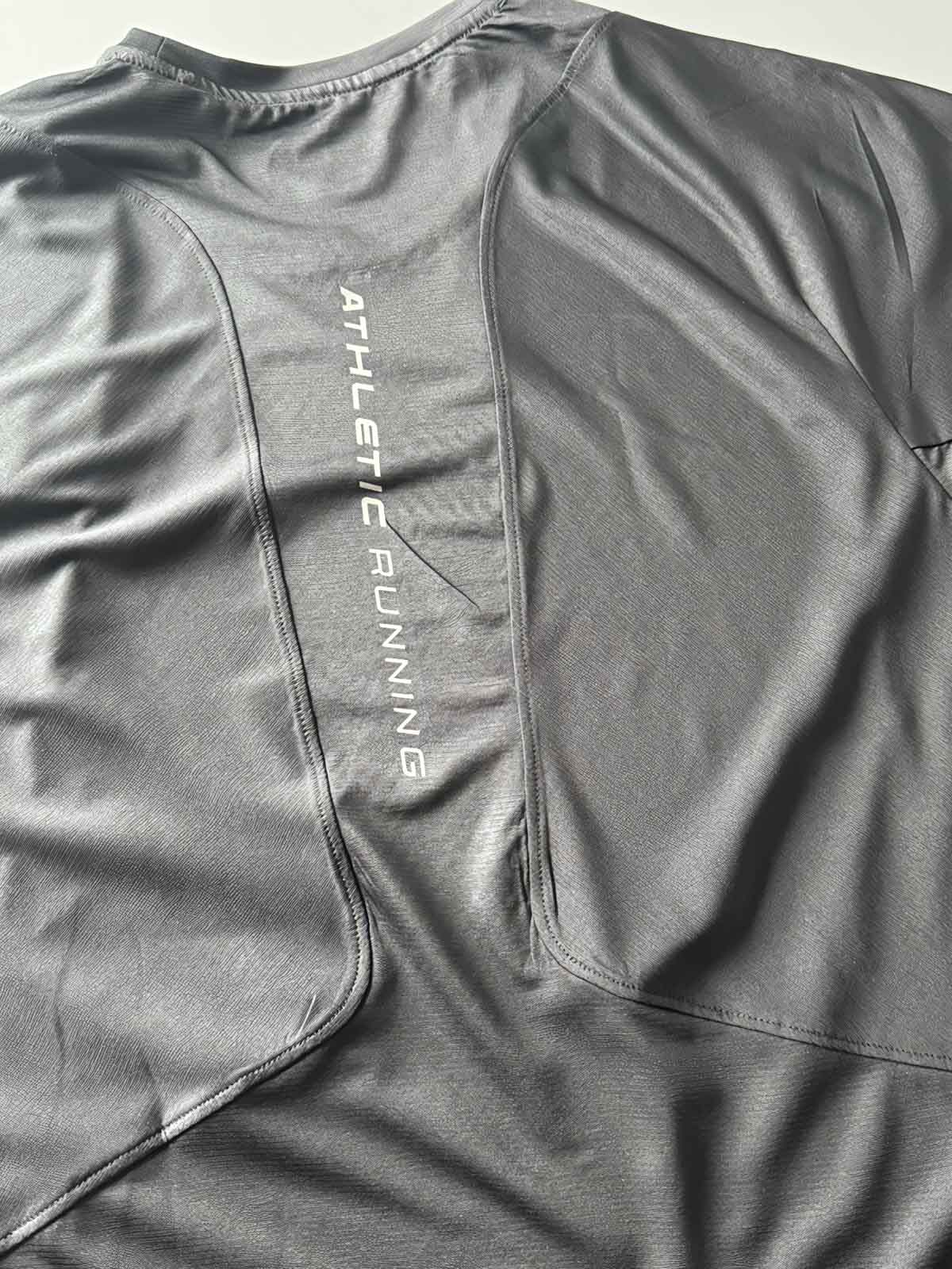 スポーツシャツのディテール