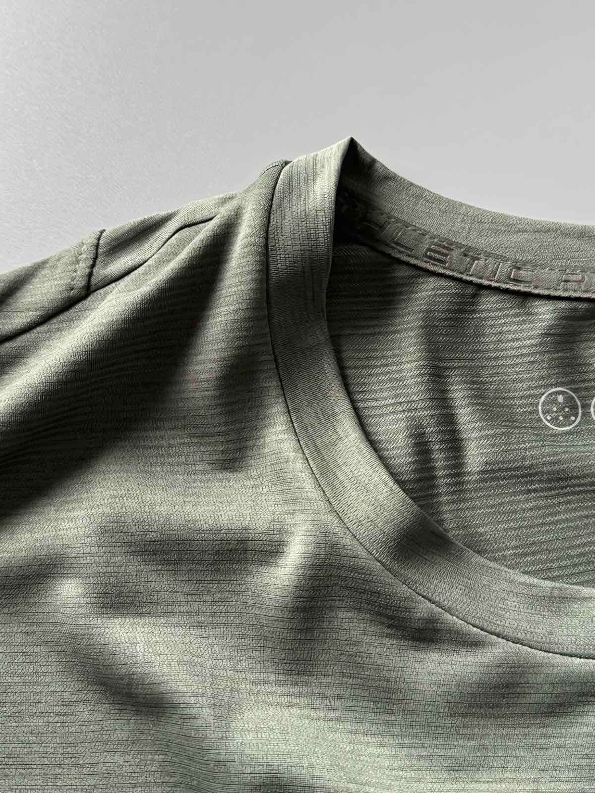 スポーツシャツのディテール