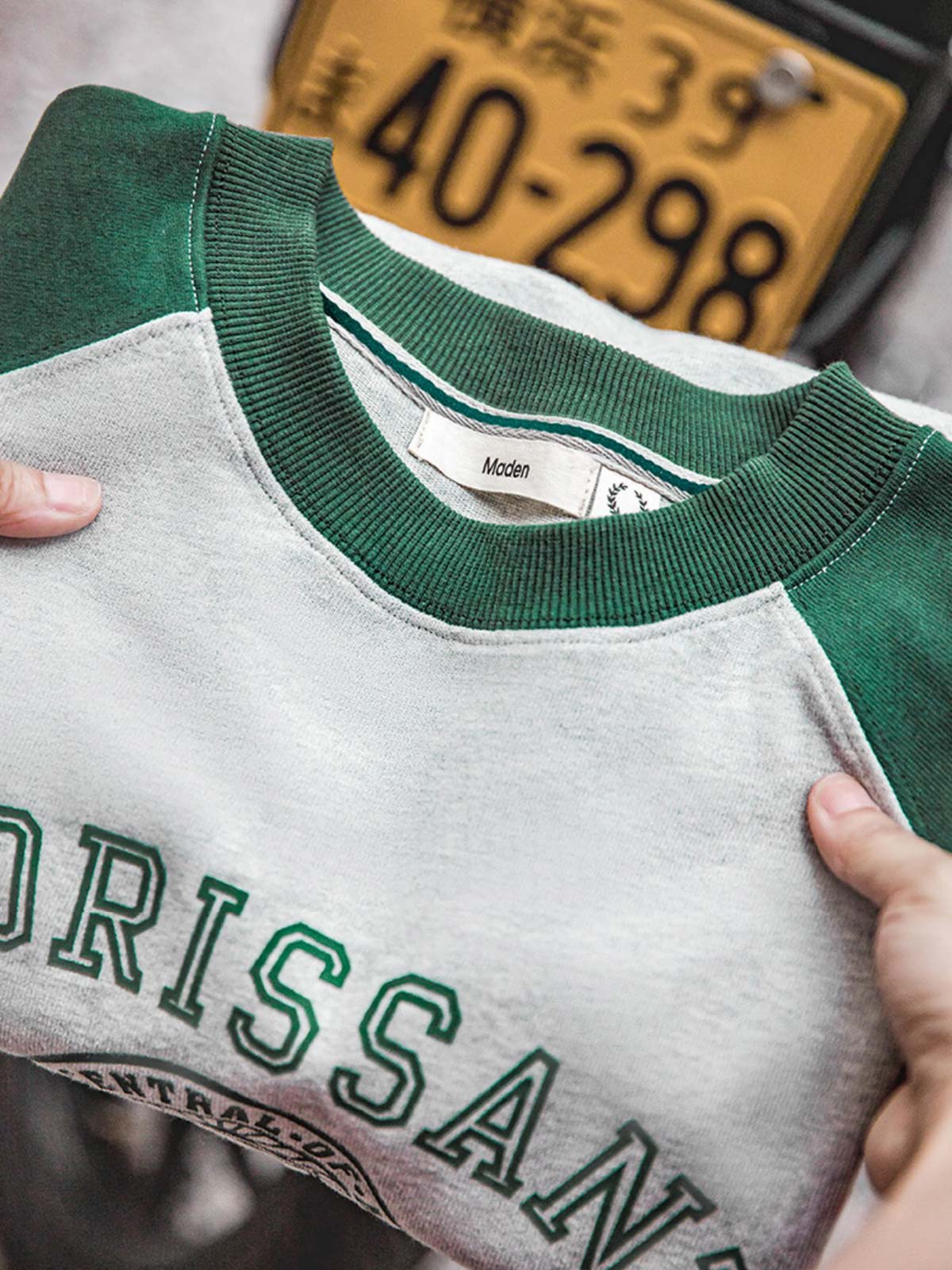 製品画像:アメリカンビンテージ配色長袖Tシャツの正面図