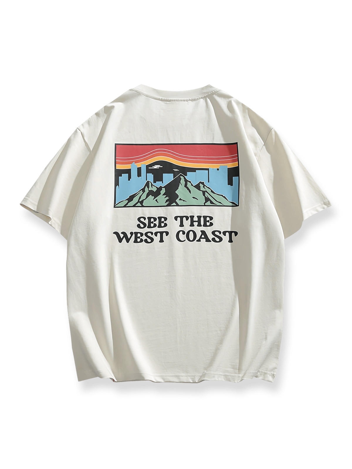 西海岸風景プリントが施された半袖Tシャツ、クラシックなラウンドネックでデザインされています。