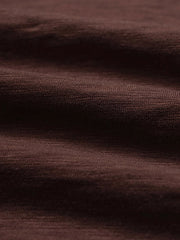 : Tシャツの襟、袖口、プリントの詳細画像