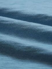 Tシャツの胸ポケットとインディアンチーフプリントのディテール