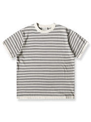 オフホワイトとブラックのストライプのゆったりクルーネック半袖Tシャツ全体像