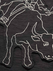 Tシャツの胸ポケットとインディアンチーフプリントのディテール