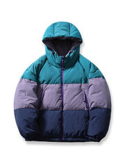 トリコロール配色のパッチワークデザインが特徴的なフード付きエコ中綿ジャケット