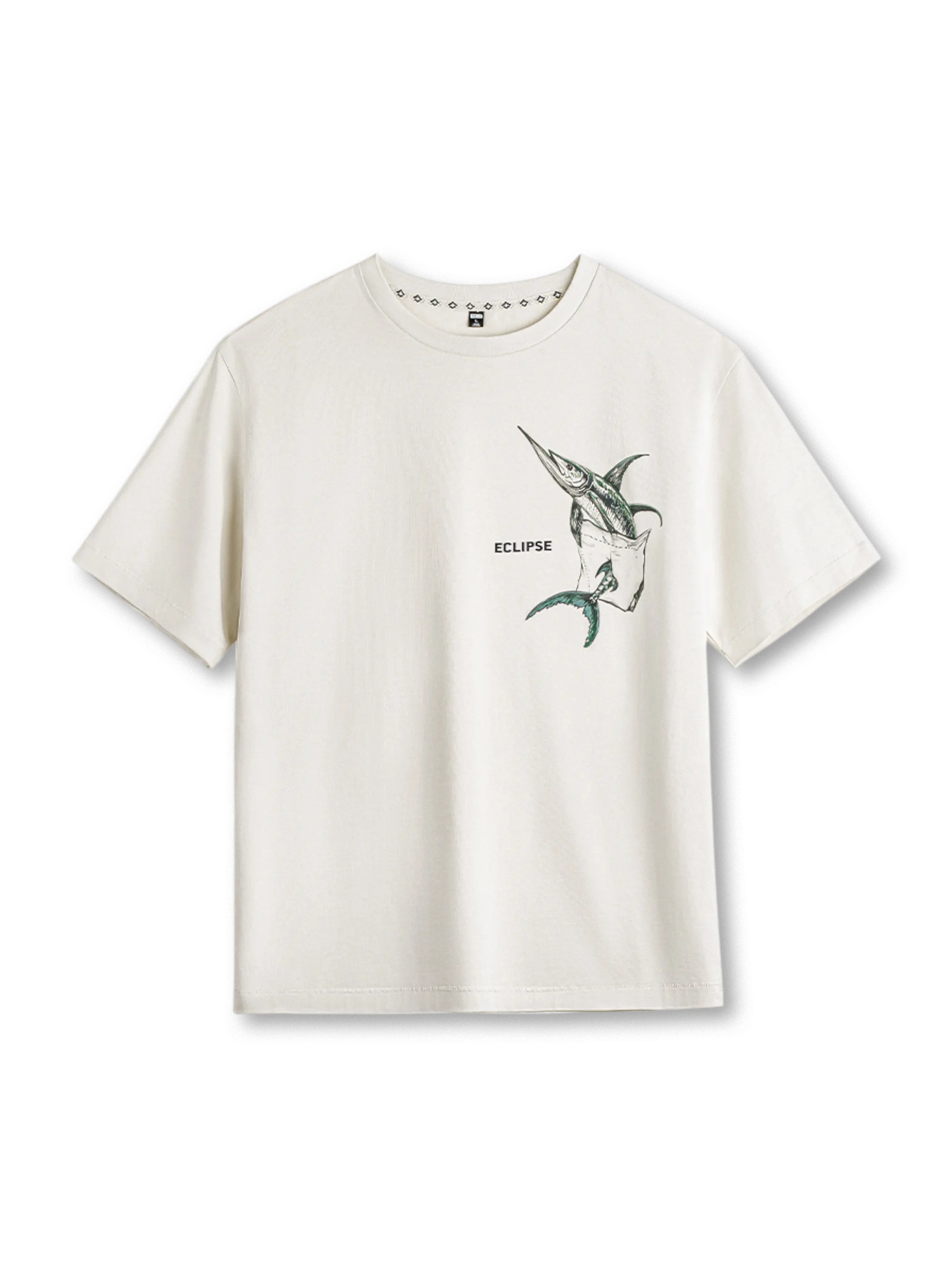 錯視風マーリンプリントが特徴のトライバルモチーフ白Tシャツ