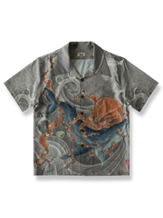 浮世絵風水墨でタコとクジラの戦いが描かれたハワイアンシャツ