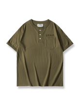 USAF風プリントとポケット付きヘンリーネックTシャツ(200gコットン)