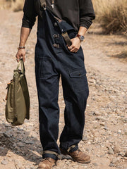 モデル画像:モデルがUSNデニムデッキオーバーオールを着用した図