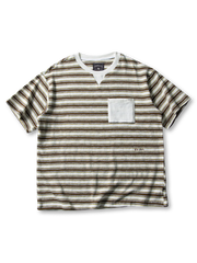 V字ネックインサートとボーダーが映える胸ポケットTシャツ