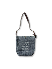 ヴィンテージデニムボディとベジタブルタンニンレザーが映える3WAYホーボーバッグ