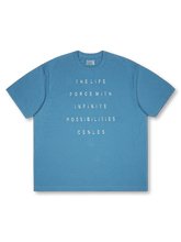 割れや擦れを再現したビンテージ風プリントが特徴の厚手コットン天竺Tシャツ
