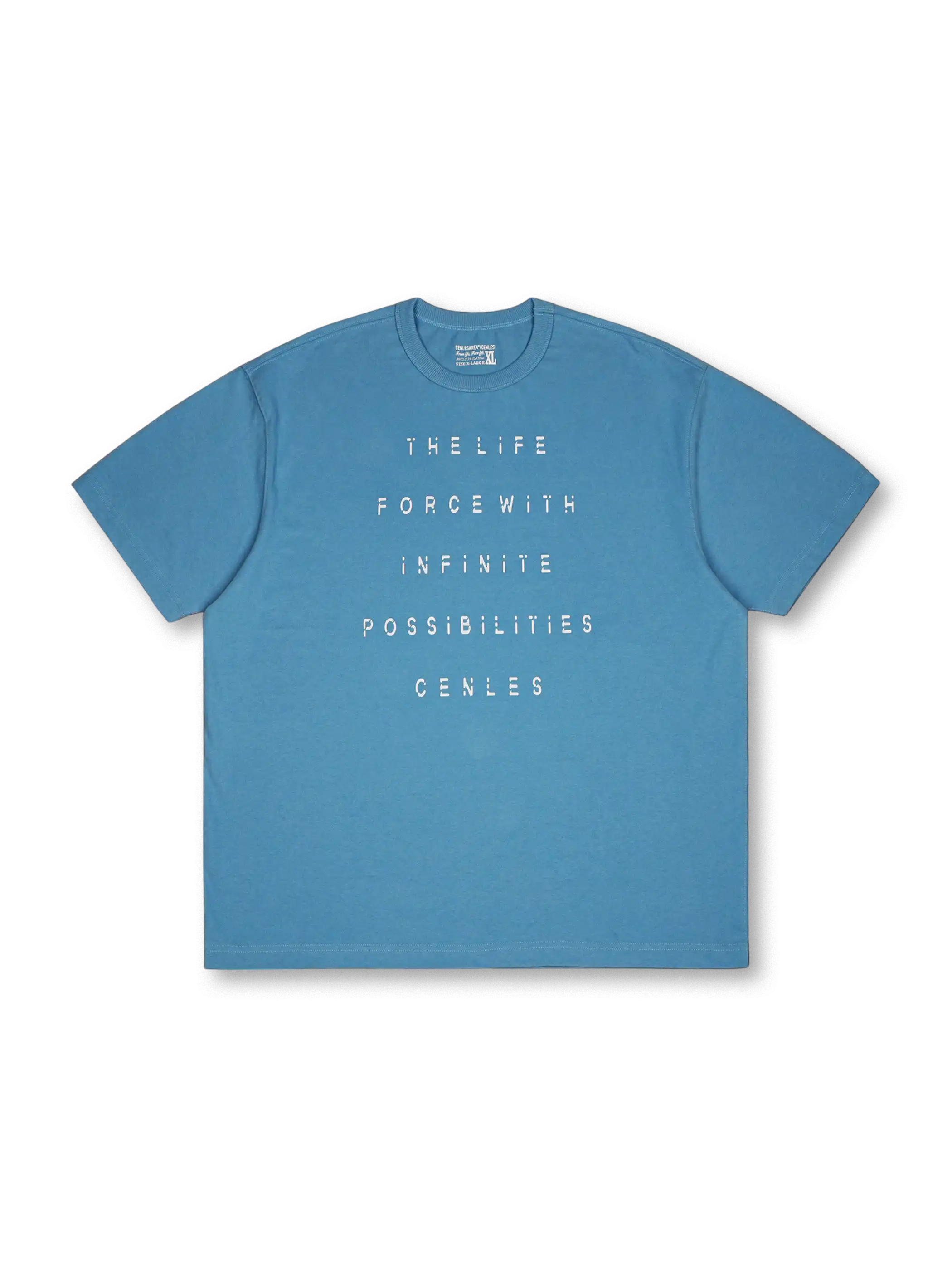 ダメージ加工を施した無感触プリントロゴが特徴のヴィンテージ風100%コットンTシャツ。快適な着心地と耐久性を兼ね備えてい