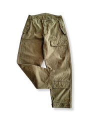 ビンテージスタイルのルーズフィットコットンワークパンツ